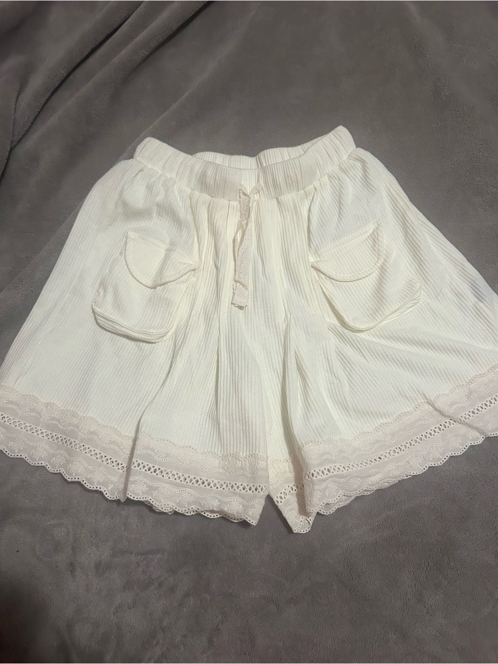 POL Cream High-Waist Lace-Trim Ribbed Shorts